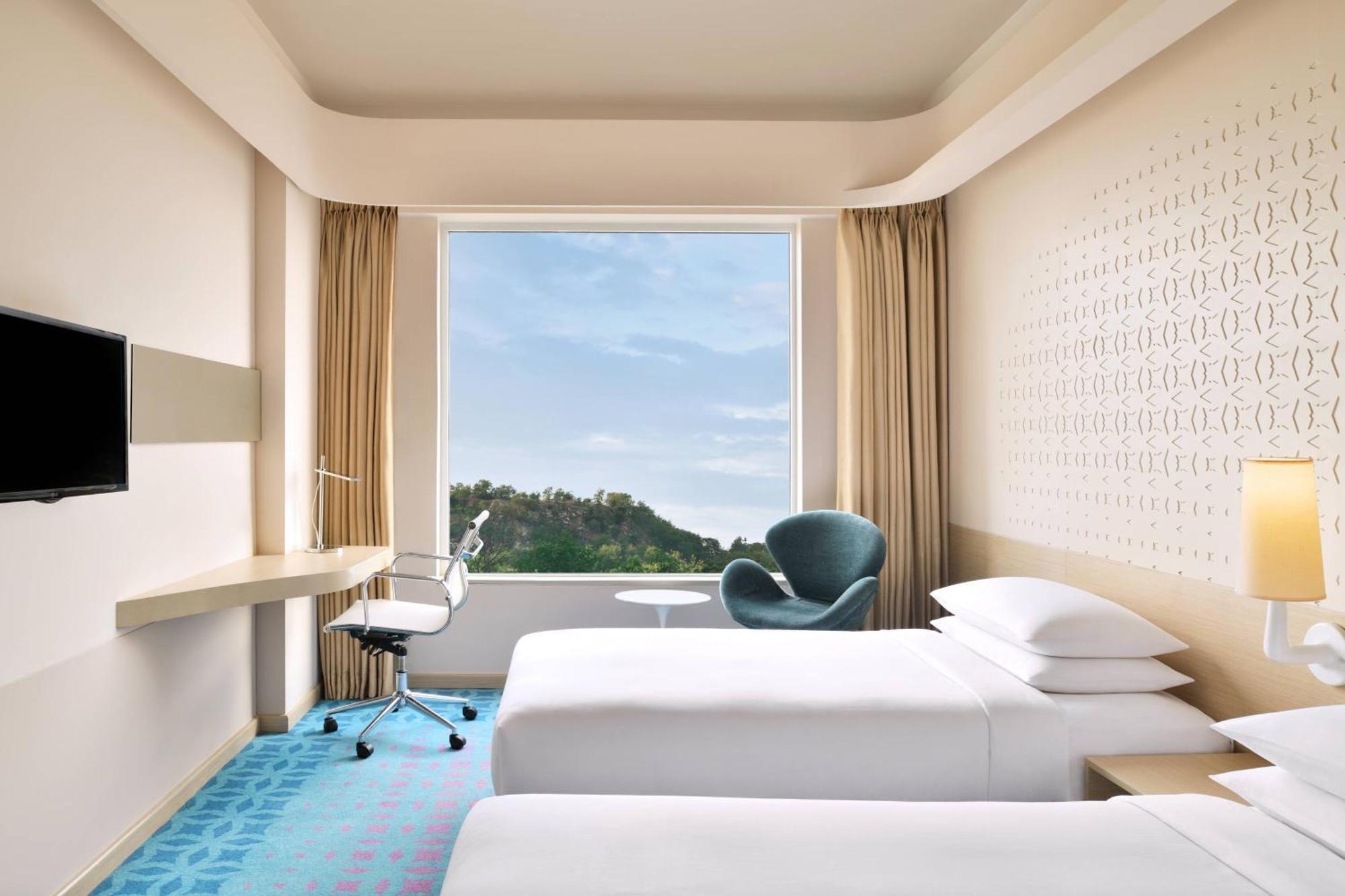 Hotel Fairfield By Marriott Hyderabad Gachibowli Esterno foto