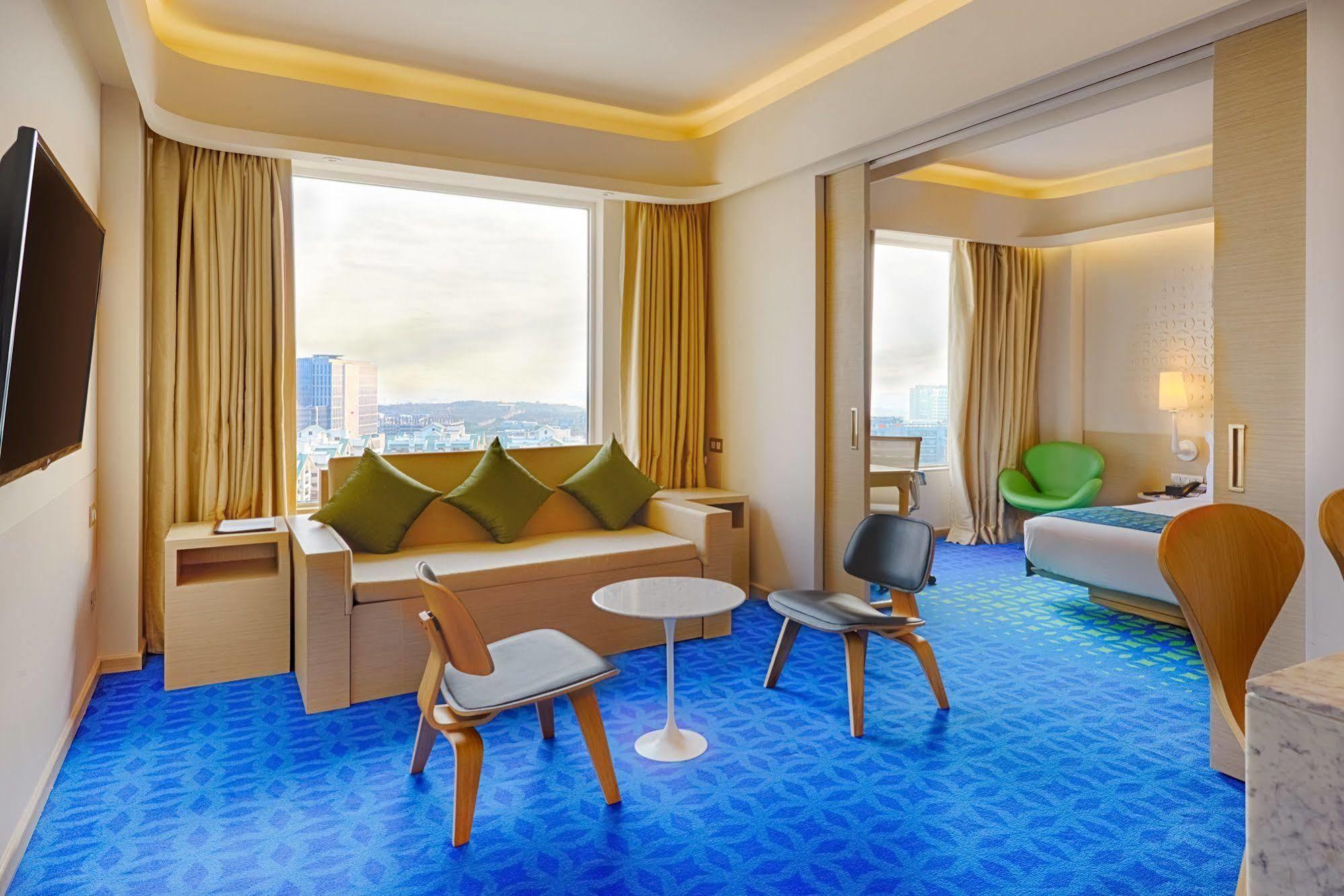 Hotel Fairfield By Marriott Hyderabad Gachibowli Esterno foto