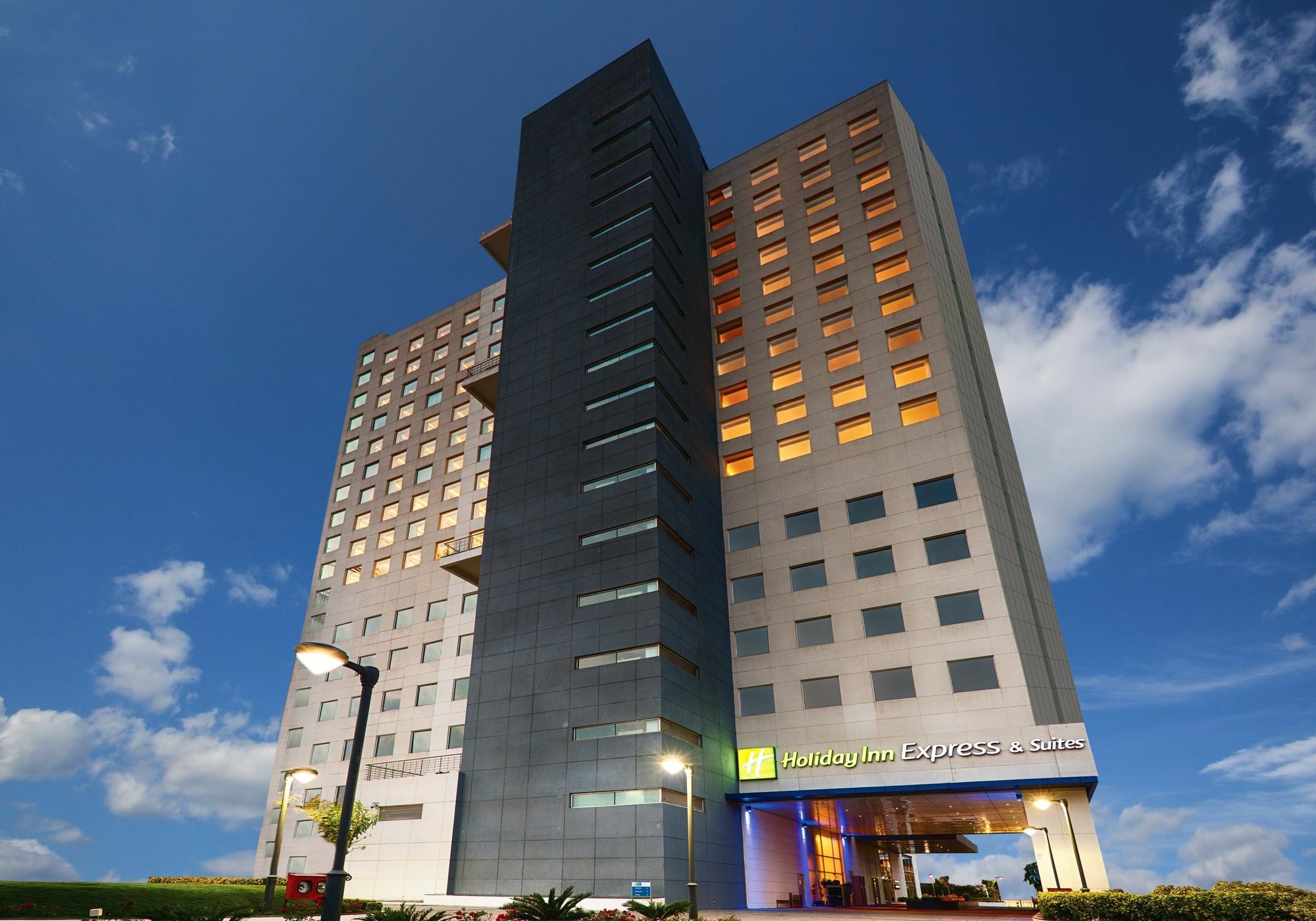 Hotel Fairfield By Marriott Hyderabad Gachibowli Esterno foto